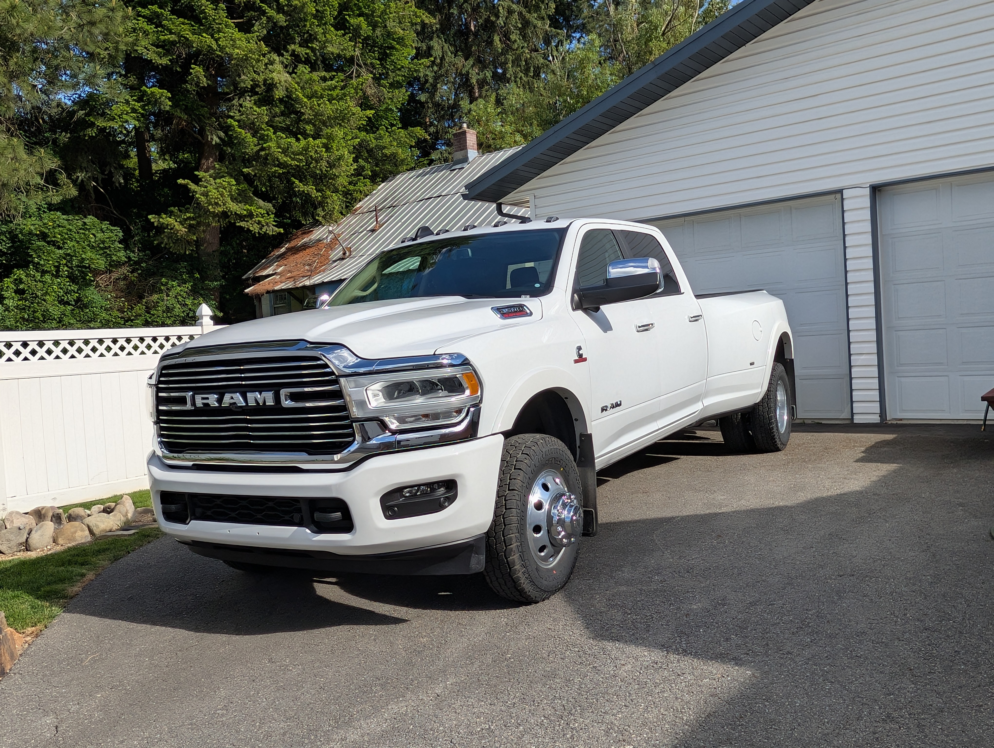 Used 2020 RAM 3500 Laramie AWD/4WD image 1