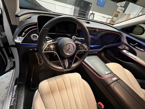 Used 2024 Mercedes-Benz E 350 4MATIC Sedan image 9