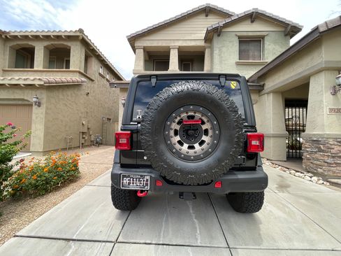 Used 2018 Jeep Wrangler Unlimited Rubicon AWD/4WD image 6
