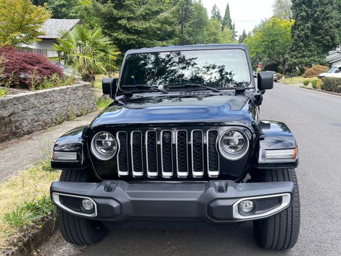 Used 2021 Jeep Wrangler Unlimited Sahara w/ Cold Weather Group image 2