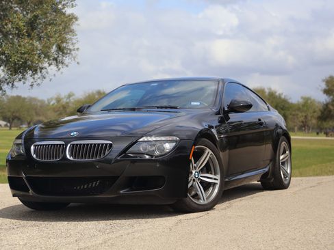Used 2010 BMW M6 Coupe RWD image 2