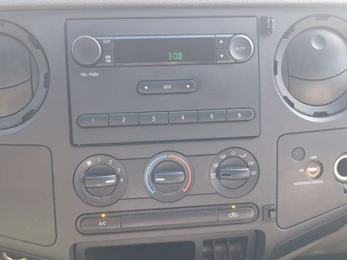 Used 2010 Ford F250 XL image 11