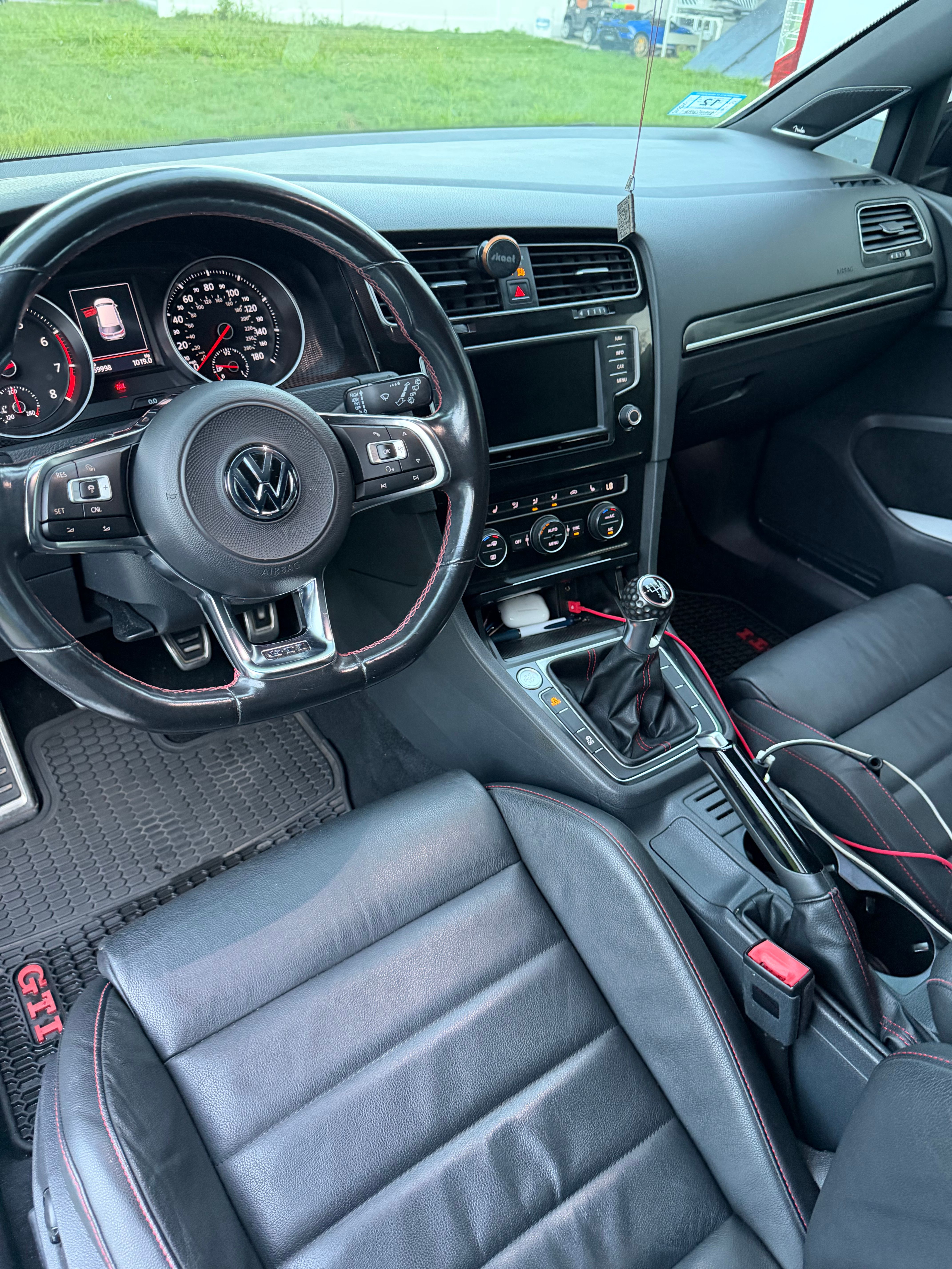 Used 2017 Volkswagen GTI Autobahn FWD image 10