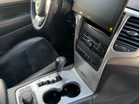 Used 2013 Jeep Grand Cherokee Trailhawk image 15