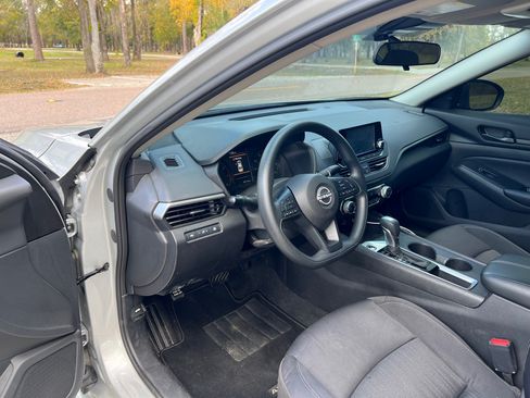 Used 2024 Nissan Altima 2.5 S image 11