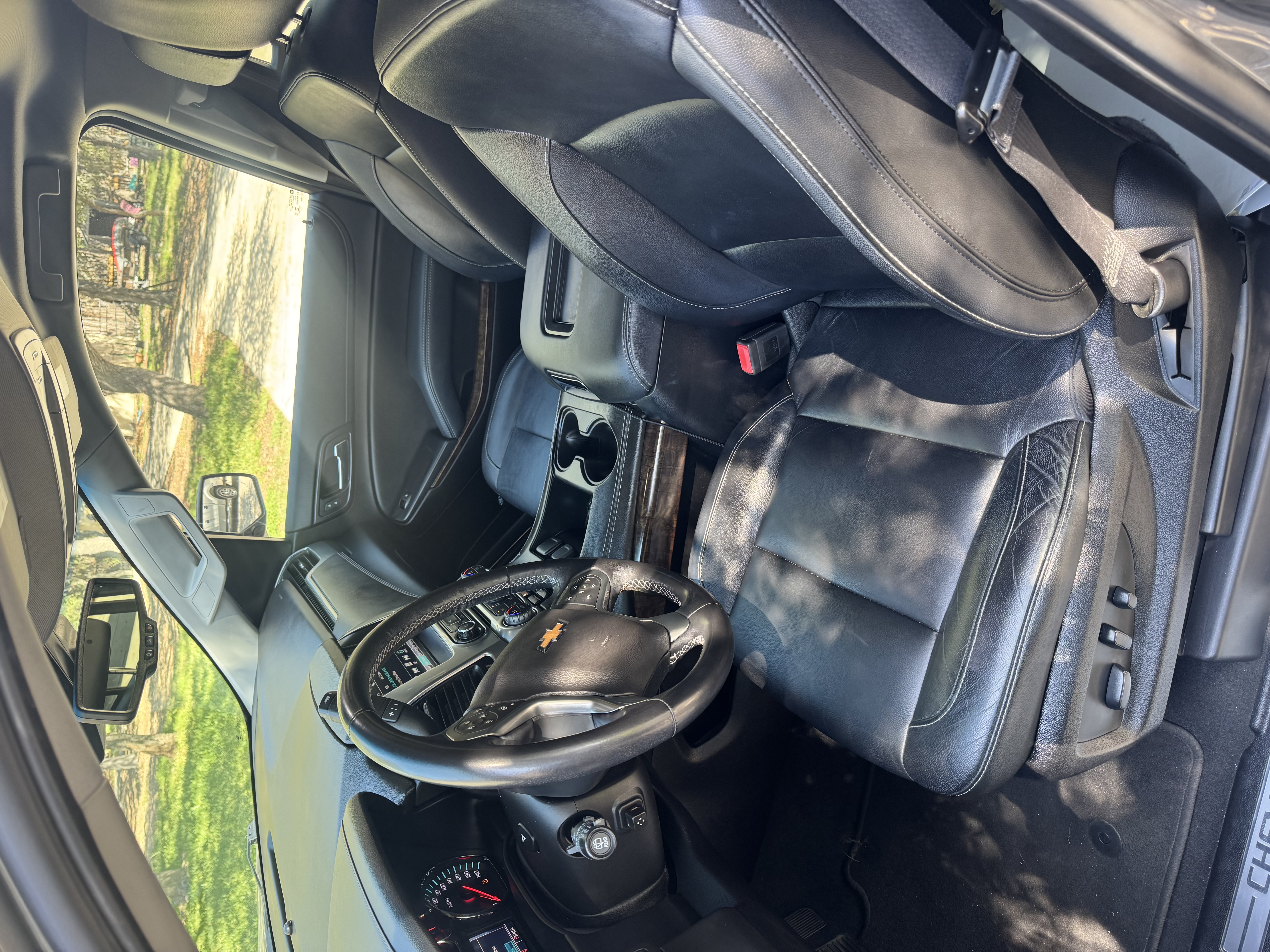 Used 2019 Chevrolet Tahoe LT w/ Texas Edition Package RWD image 2
