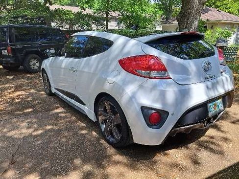 Used 2015 Hyundai Veloster Turbo w/ Option Group 04 image 17