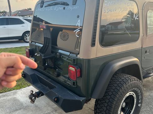 Used 2002 Jeep Wrangler SE image 5