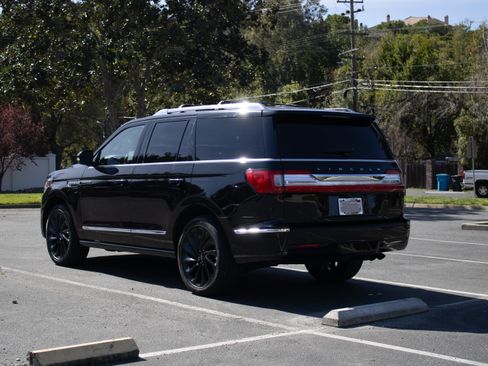 Used 2020 Lincoln Navigator Reserve image 6