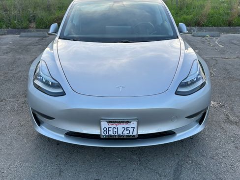 Used 2018 Tesla Model 3 Long Range image 2