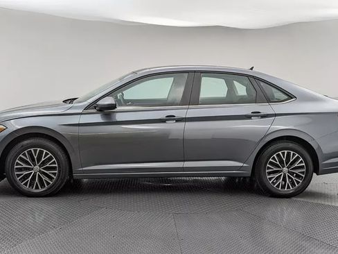 Used 2019 Volkswagen Jetta SE w/ Cold Weather Package image 20