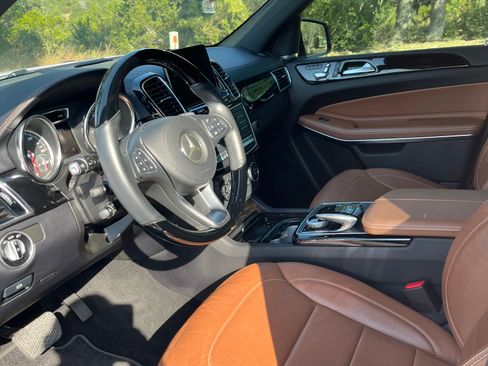 Used 2017 Mercedes-Benz GLS 550 4MATIC image 23