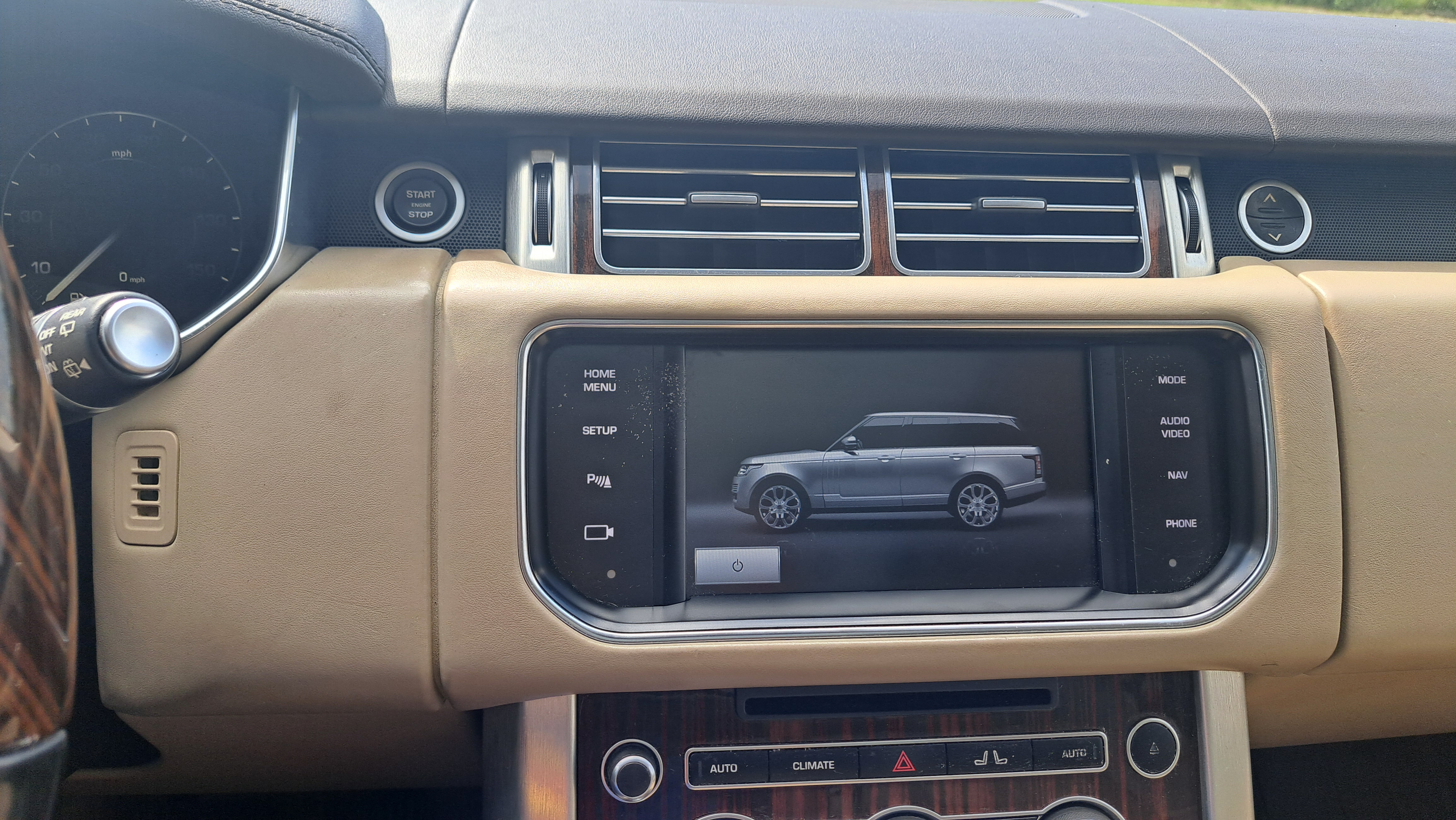Used 2015 Land Rover Range Rover HSE AWD/4WD image 22