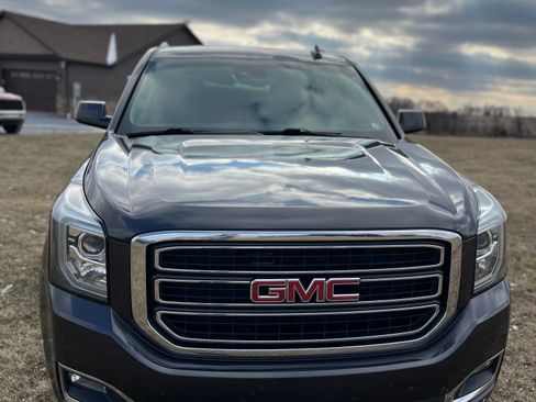 Used 2017 GMC Yukon SLT image 6
