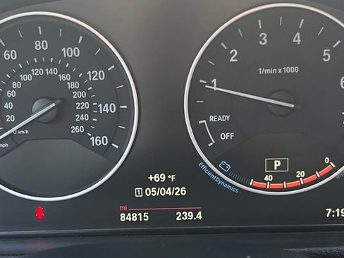 Used 2018 BMW 320i xDrive Sedan w/ Convenience Package AWD/4WD image 10
