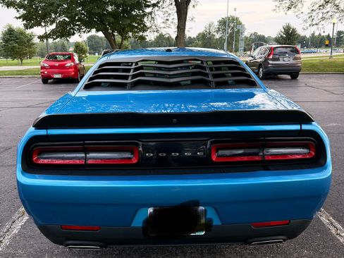 Used 2023 Dodge Challenger SXT RWD image 2