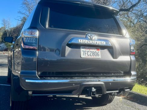 Used 2014 Toyota 4Runner Limited image 5