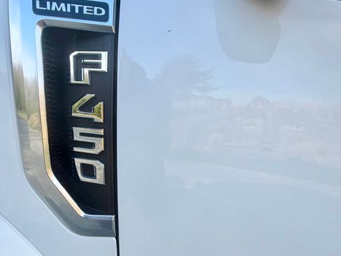 Used 2022 Ford F450 Limited w/ FX4 Off-Road Package AWD/4WD image 18