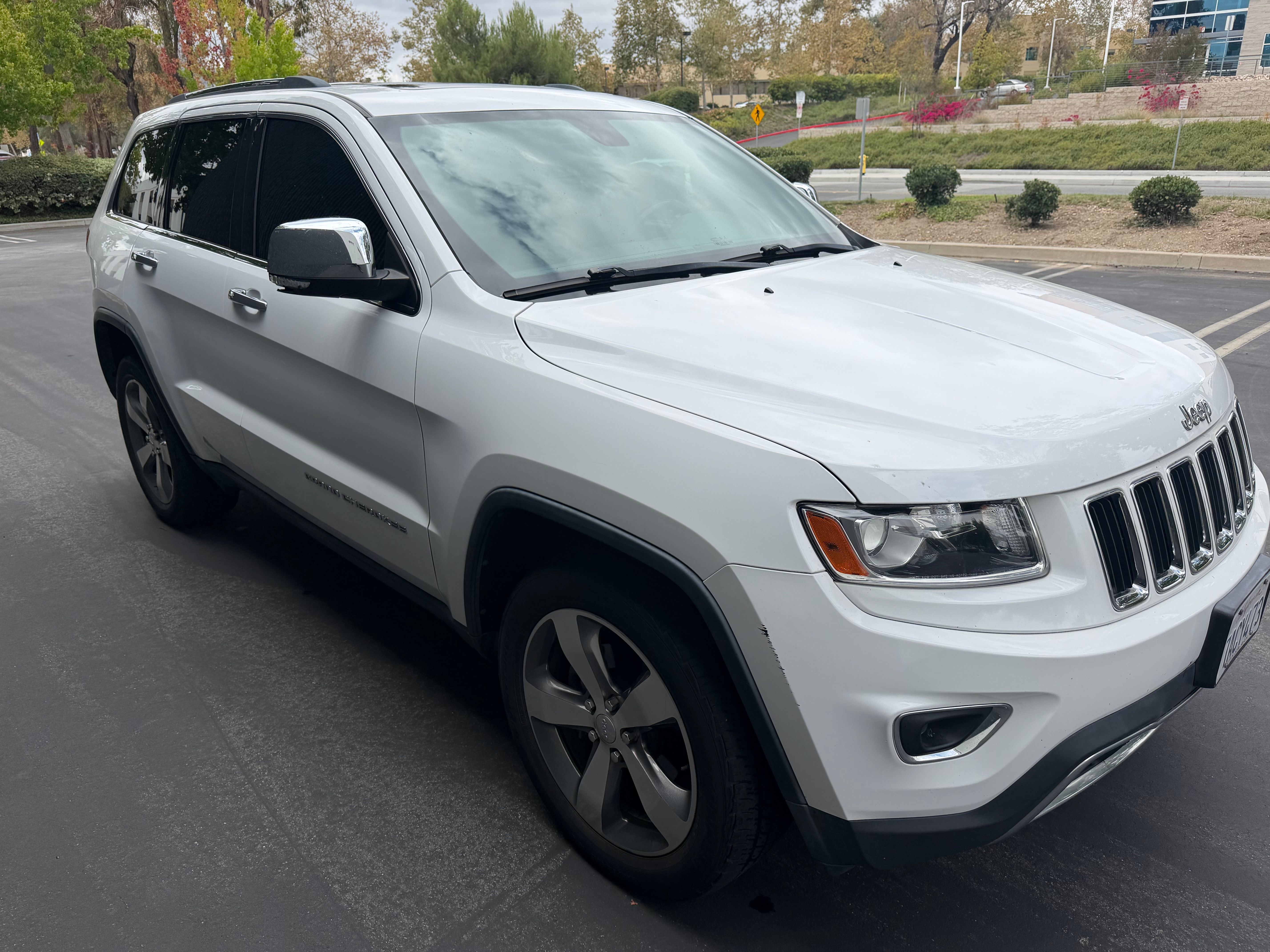 Used 2014 Jeep Grand Cherokee Limited w/ Trailer Tow Group IV RWD image 2