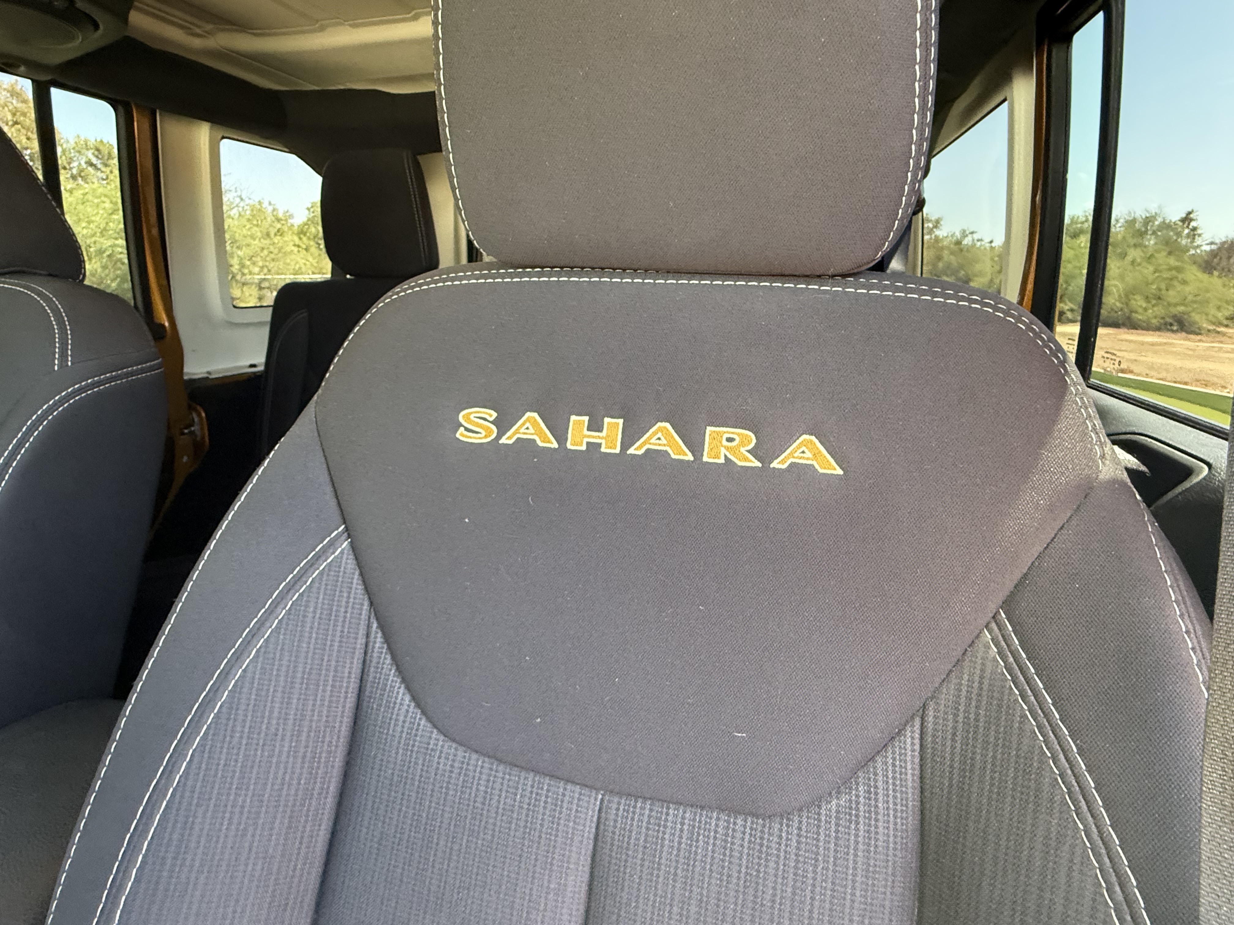 Used 2014 Jeep Wrangler Unlimited Sahara w/ Connectivity Group AWD/4WD image 13