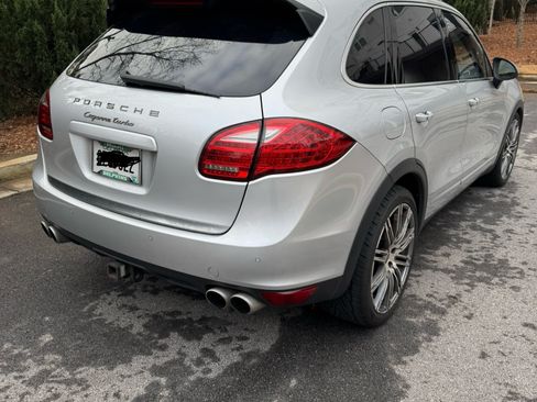 Used 2011 Porsche Cayenne Turbo image 4