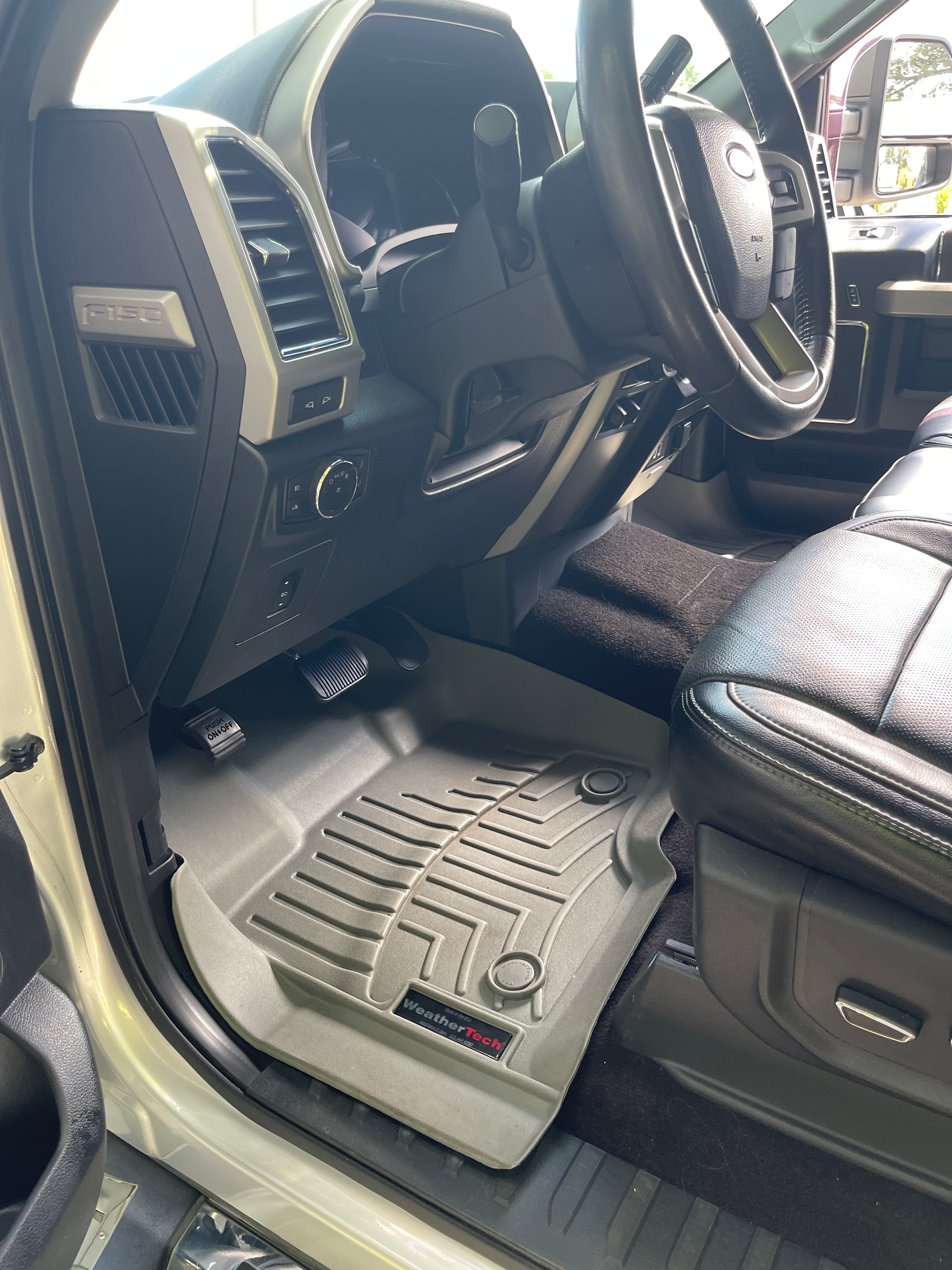 Used 2017 Ford F150 Lariat w/ Trailer Tow Package RWD image 15