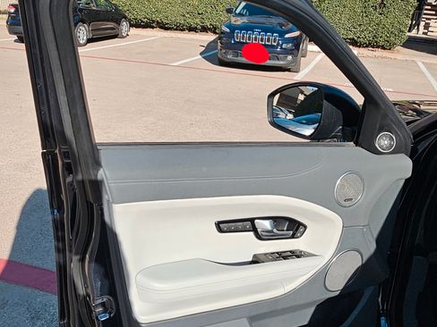 Used 2016 Land Rover Range Rover Evoque HSE image 14