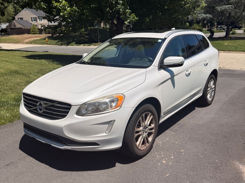 Used 2015 Volvo XC60 T5 AWD/4WD image 2