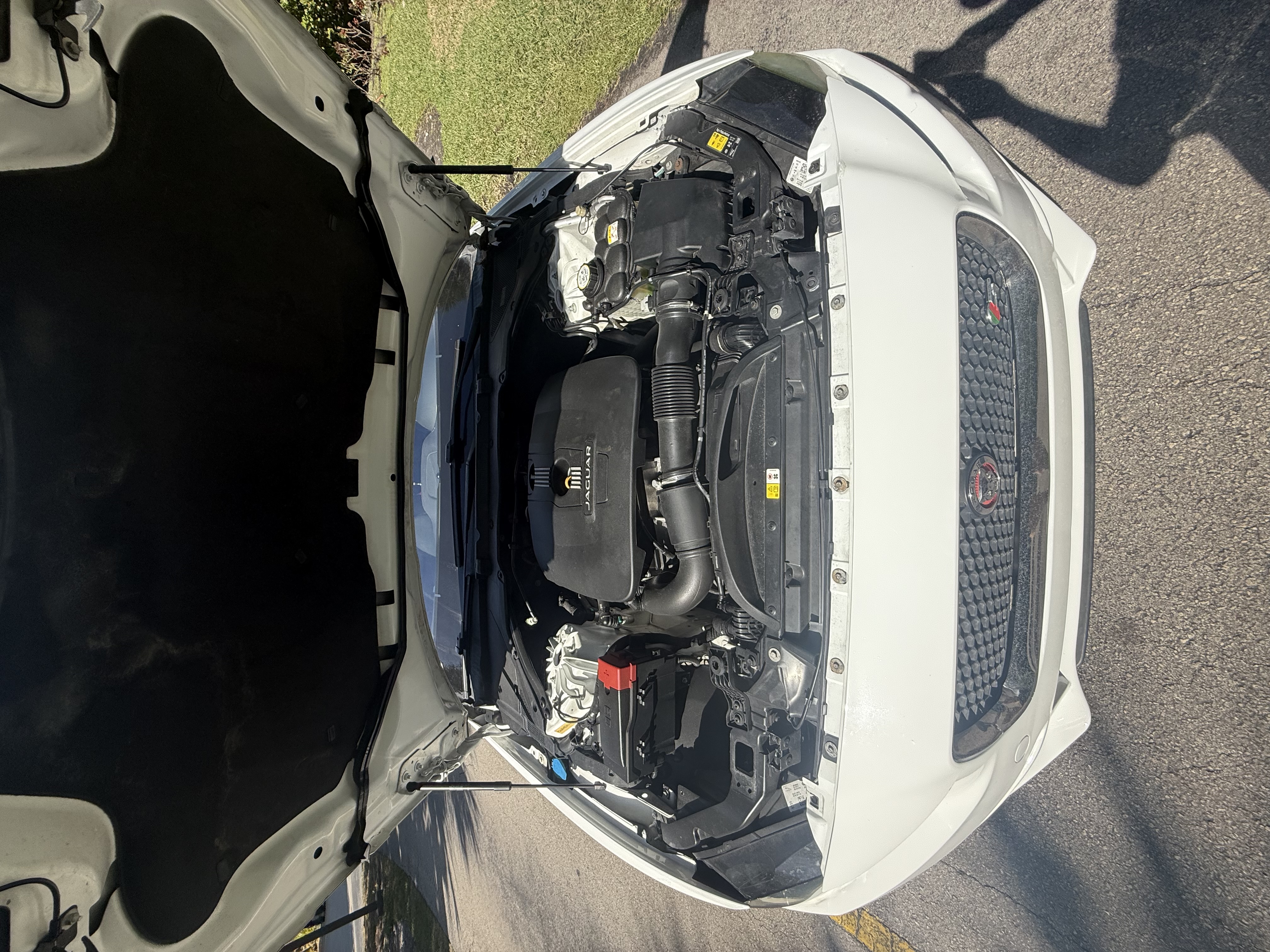 Used 2017 Jaguar XE RWD image 13