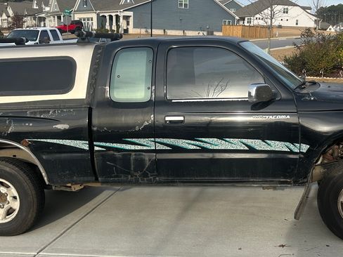 Used 1995 Toyota Tacoma SR5 image 4