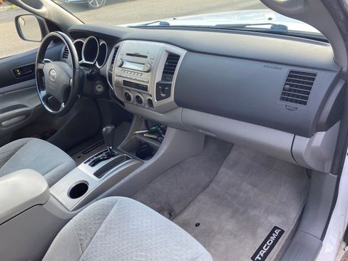 Used 2005 Toyota Tacoma 2WD Access Cab image 12