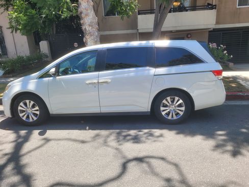 Used 2016 Honda Odyssey EX image 2