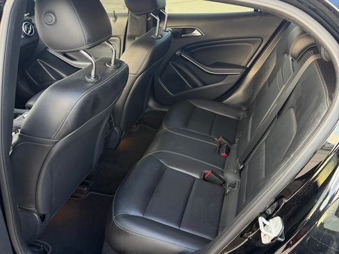 Used 2016 Mercedes-Benz GLA 250 image 11