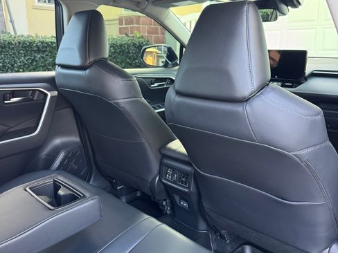 Used 2025 Toyota RAV4 XLE Premium image 10