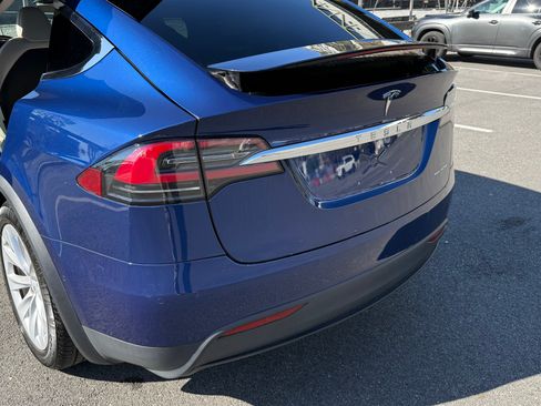 Used 2020 Tesla Model X Long Range AWD/4WD image 20