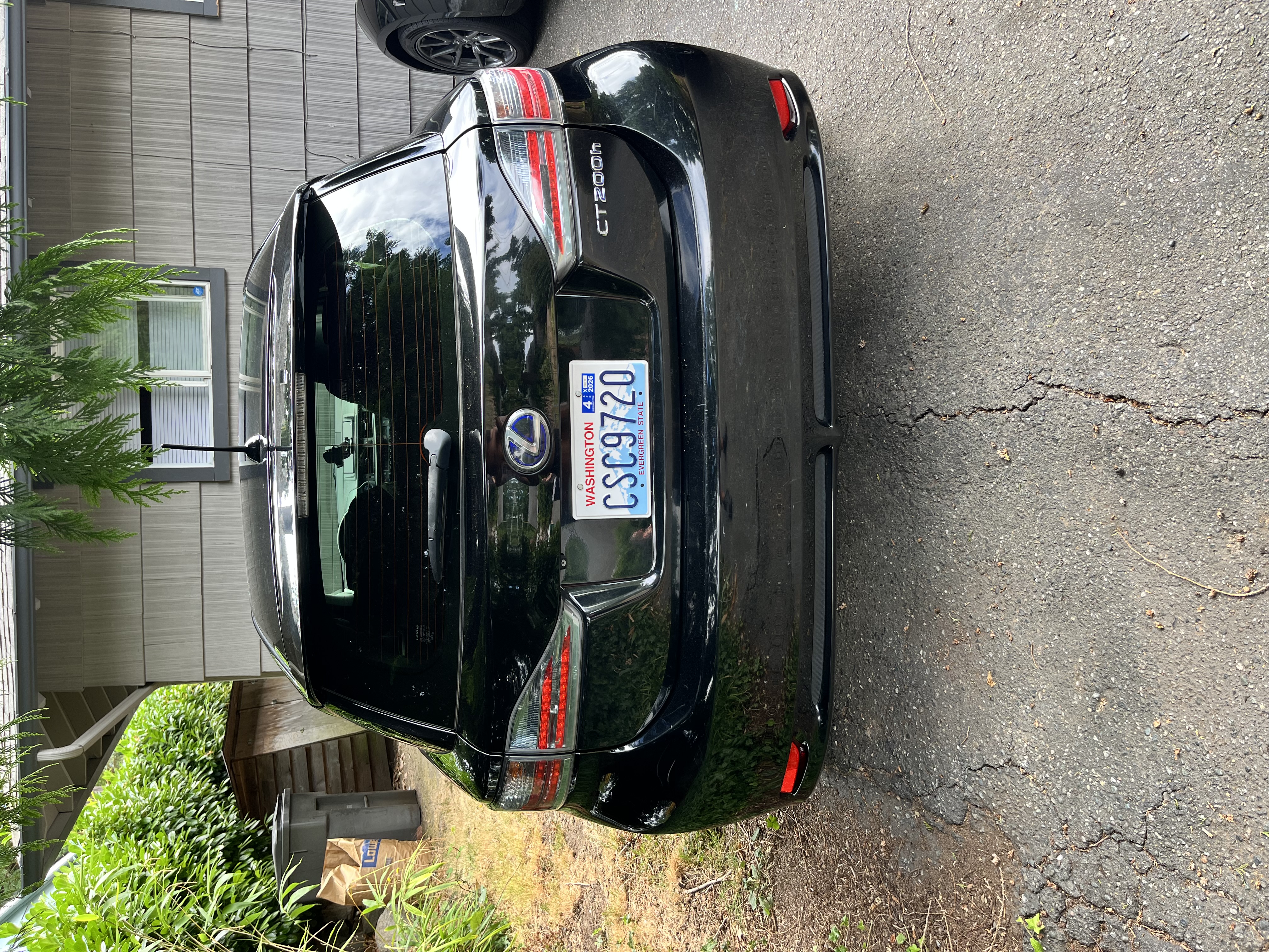 Used 2012 Lexus CT 200h Premium w/ Leather Pkg FWD image 9