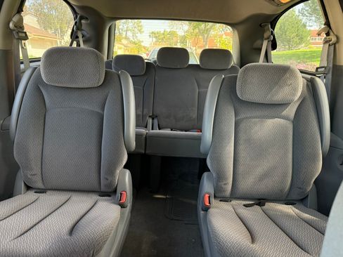 Used 2006 Dodge Grand Caravan SXT image 11