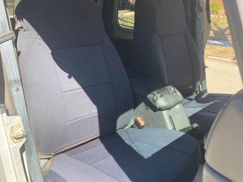 Used 2004 Jeep Wrangler 4WD image 14