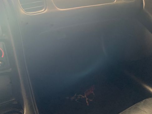 Used 2001 Chevrolet Corvette Coupe w/ Preferred Equipment Group2 image 15