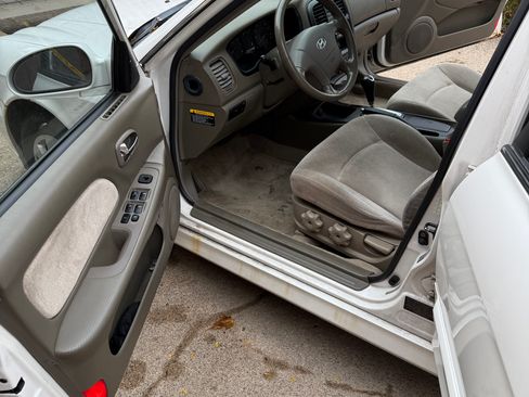 Used 2004 Hyundai Sonata image 10