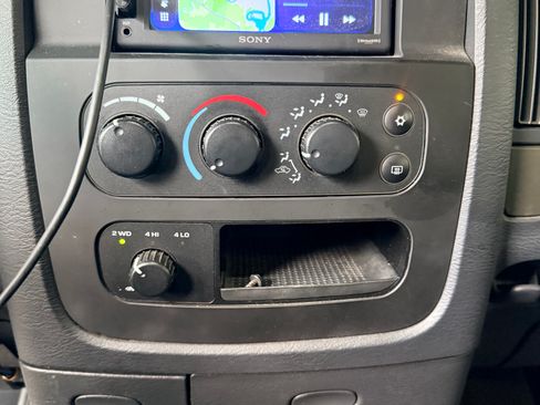 Used 2004 Dodge Ram 2500 Truck SLT w/ Sport Appearance Group image 15