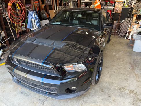 Used 2010 Ford Mustang Shelby GT500 image 1