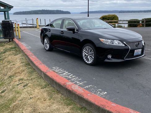 Used 2014 Lexus ES 350 w/ Luxury Package FWD image 1