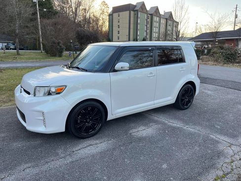 Used 2014 Scion xB Release Series 10.0 image 1