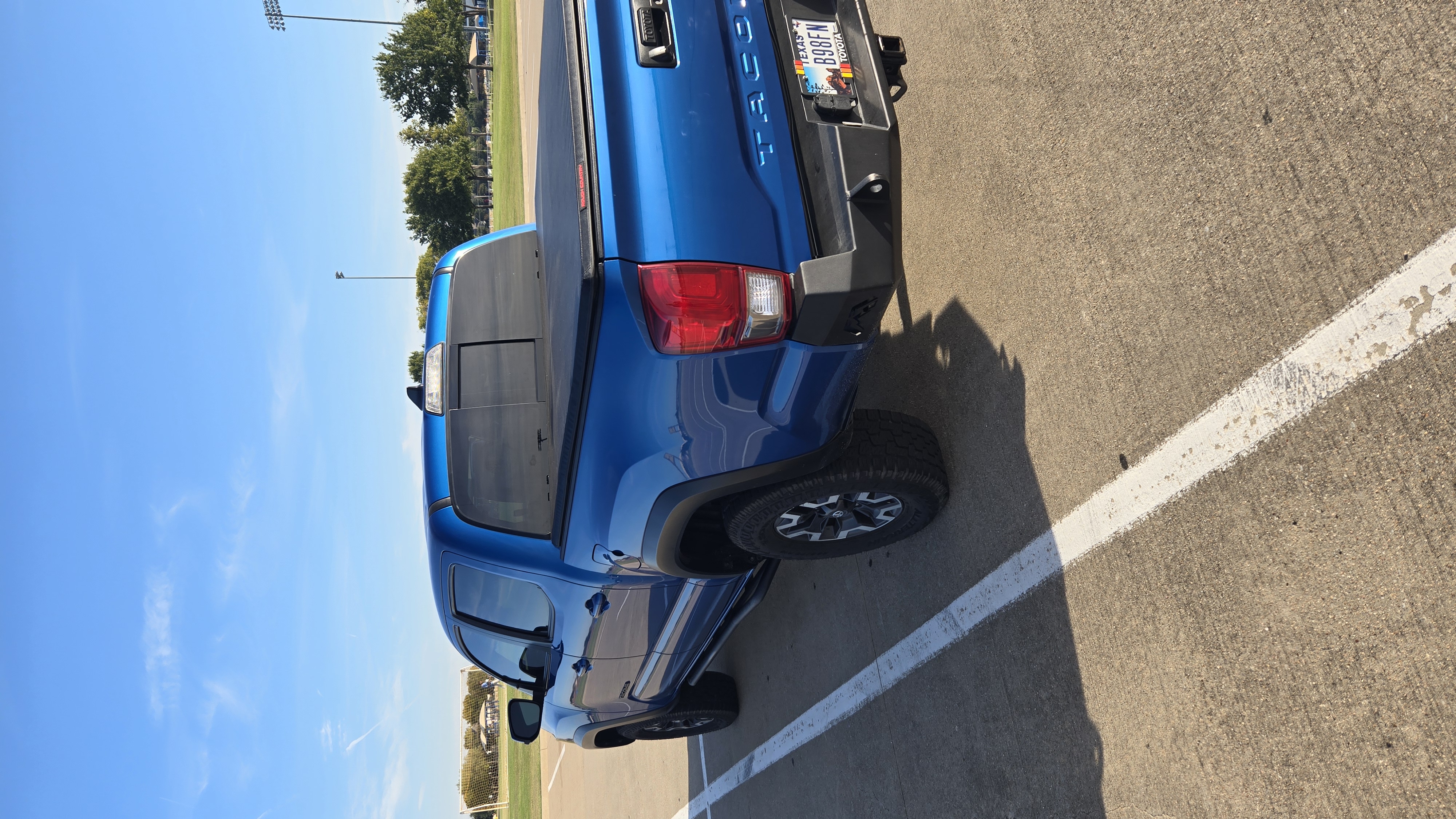 Used 2017 Toyota Tacoma TRD Off-Road w/ Tow Package (A/T) AWD/4WD image 5