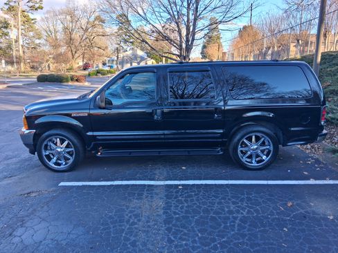 Used 2000 Ford Excursion XLT image 5
