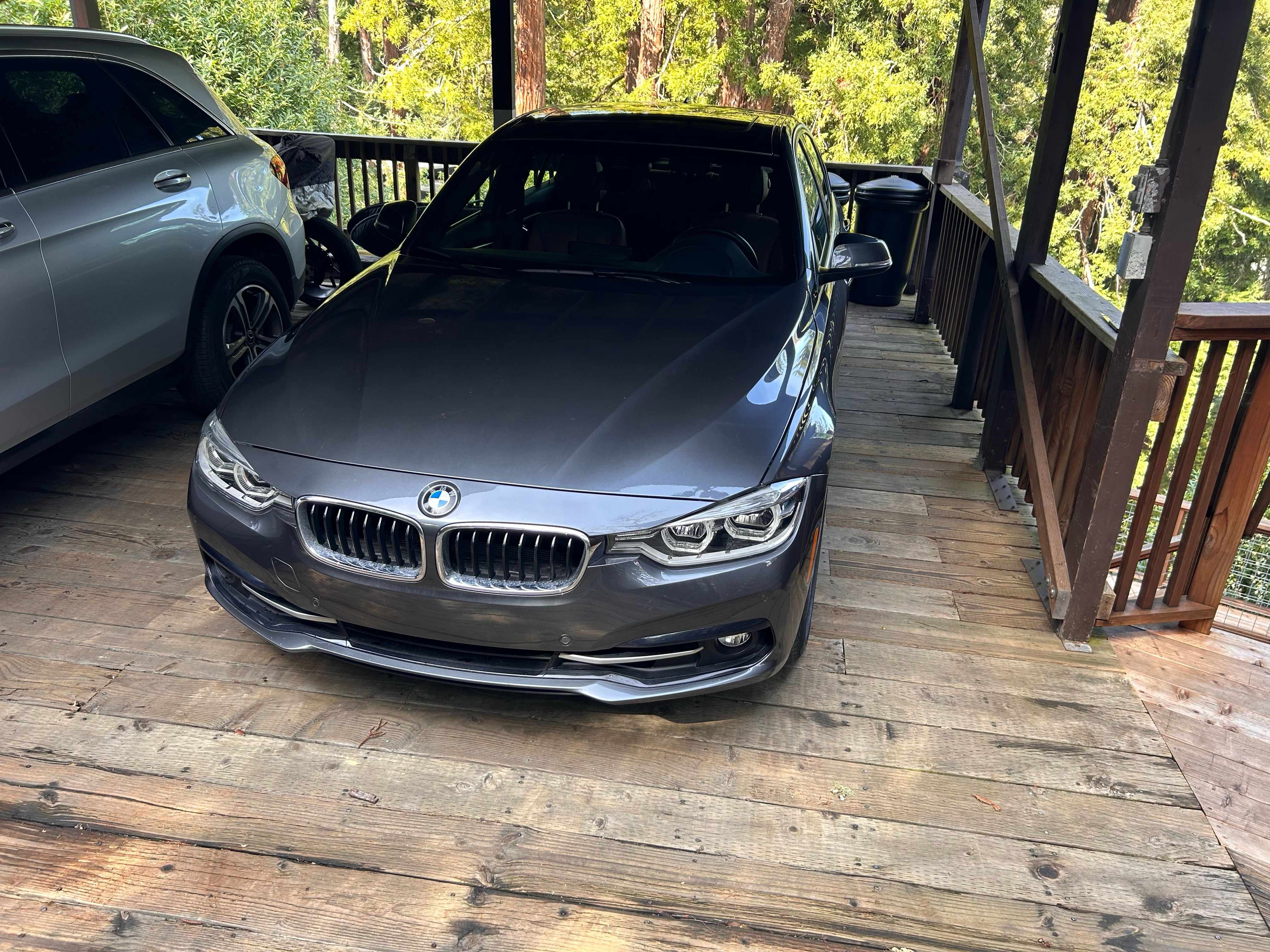 Used 2018 BMW 330i Sedan w/ Premium Package RWD image 1