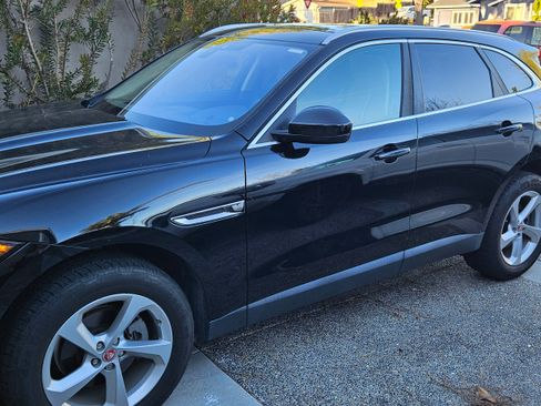 Used 2019 Jaguar F-PACE Premium image 1