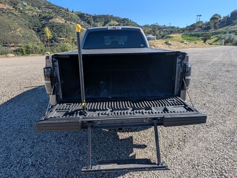 Used 2013 Ford F150 XLT w/ HD Payload Pkg image 4