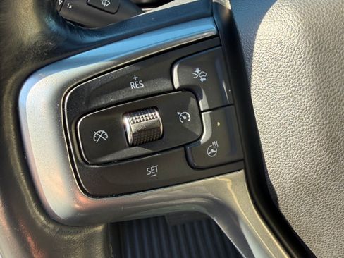 Used 2022 Chevrolet Silverado 1500 LT AWD/4WD image 14